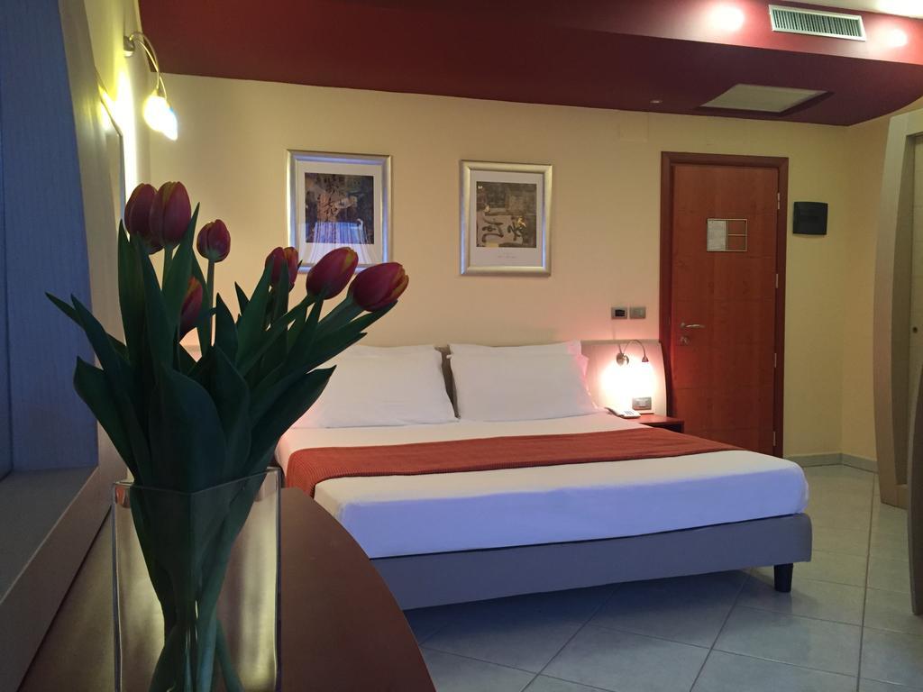 Meridian Hotel Ґуардія-П'ємонтезе-Терме Екстер'єр фото