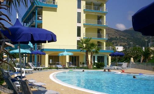 Meridian Hotel Ґуардія-П'ємонтезе-Терме Екстер'єр фото